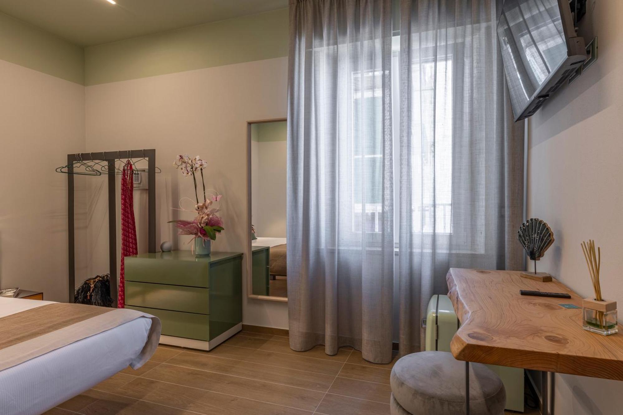 Luci Sul Mare -Boutique Rooms Follonica Exterior photo